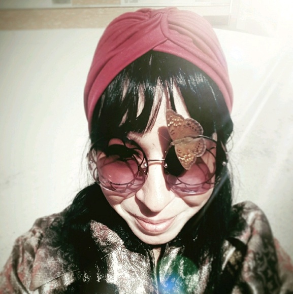 Meet your Posher, Vanessa - Picture 1 of 1